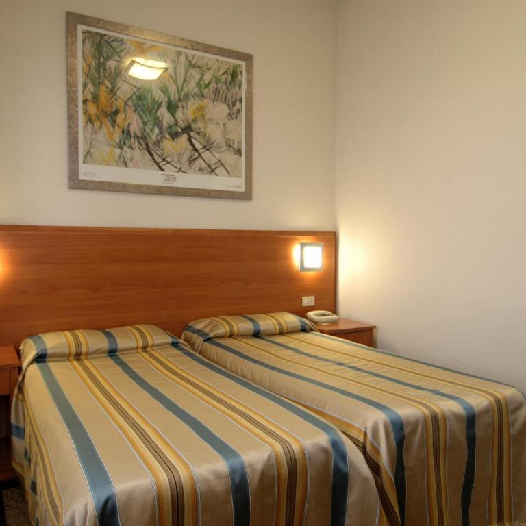 Hotel Moderno - Camera Matrimoniale/Doppia con Letti Singoli - 7