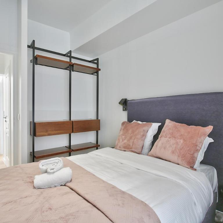 69 - Authentic Parisian Home - Appartement - 25