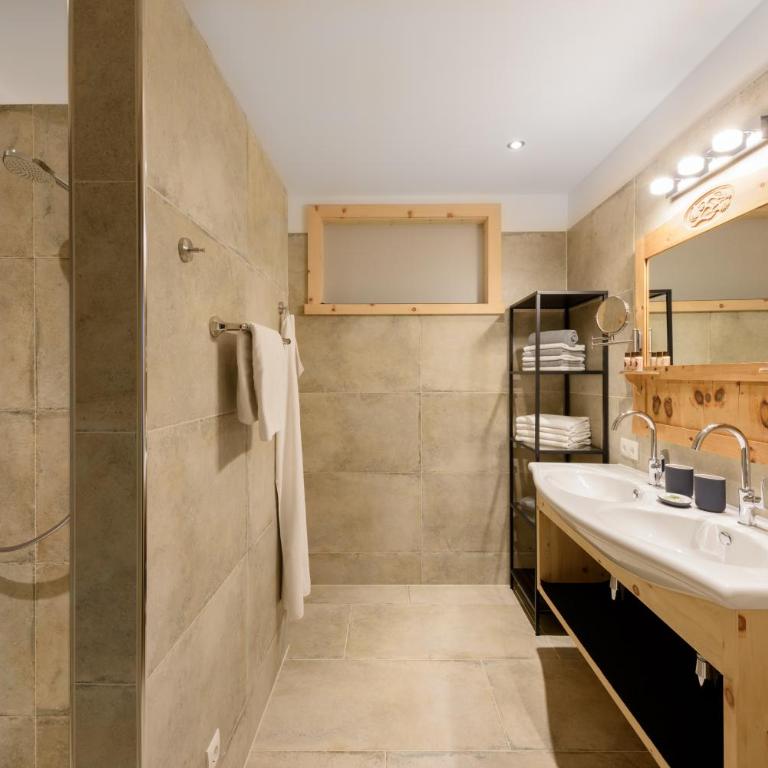 "Innsbruck Moments" Kasperhof Appartements - Two-Bedroom Chalet - 11
