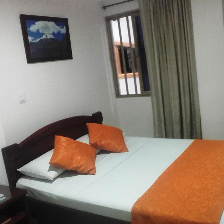 Hotel Center - Single Room with Private Bathroom - 3