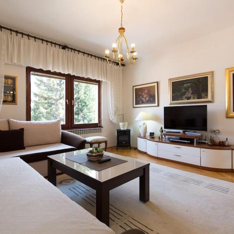 Old Town House in Sarajevo - Apartment with Terrace - 4