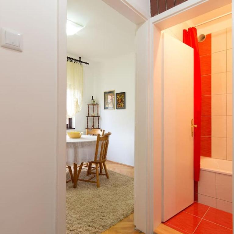 Old Town House in Sarajevo - Apartment with Terrace - 11