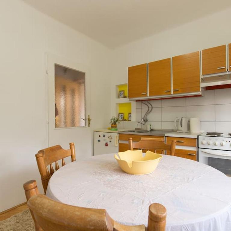 Old Town House in Sarajevo - Apartment with Terrace - 9