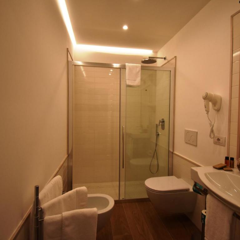 Melody Sorrento Suites - Camera Tripla Classic - 15