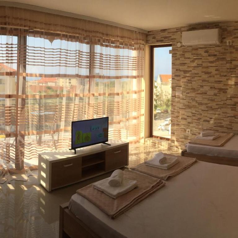 Jovan Apartments - Deluxe Triple Room with Sea View - 6