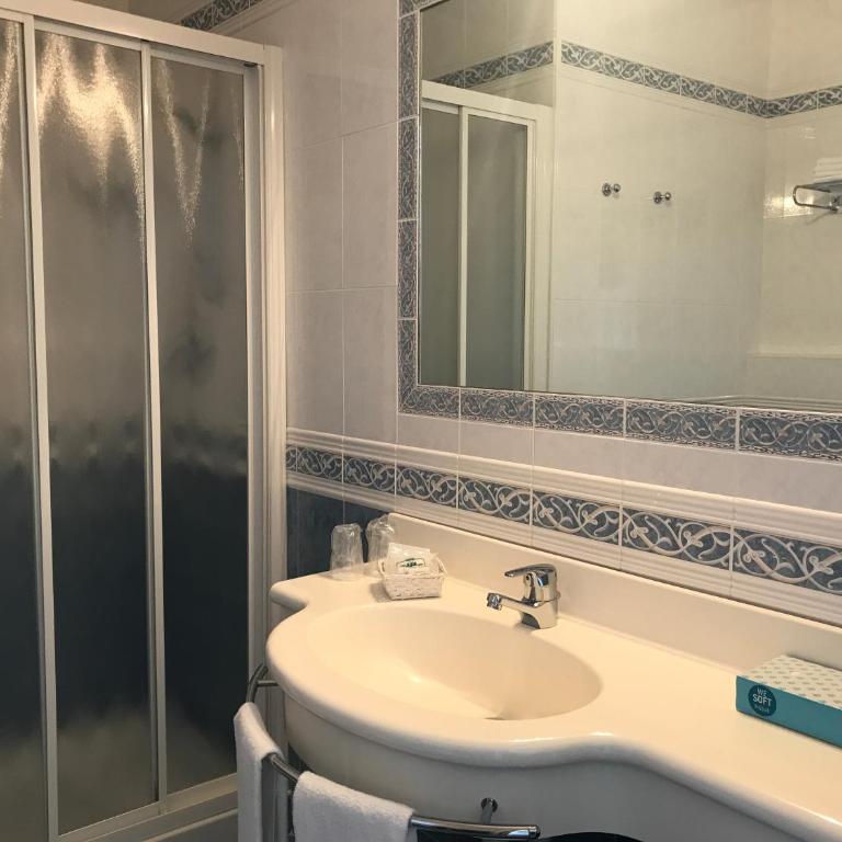Hotel Principe - Camera Familiare con Balcone (2 Adulti + 2 Bambini) - 1