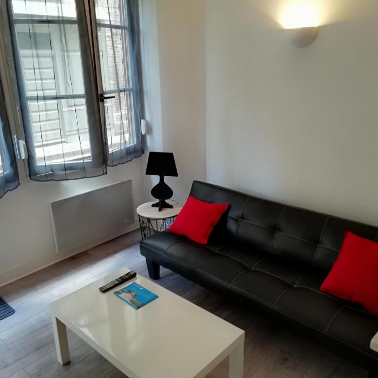 appartement de la place - Appartement - Rez-de-Chaussée - 7