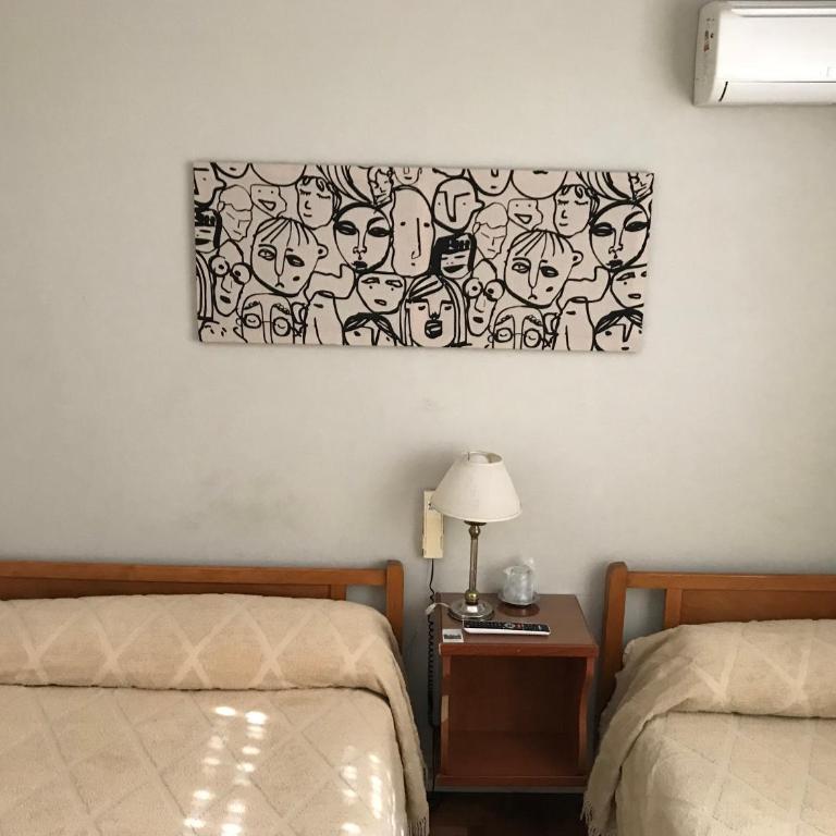 Hotel Ro Che Hil Tandil - Habitación Cuádruple Estándar - 7