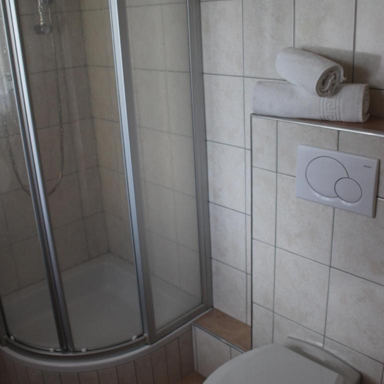 Ferienwohnungen Maurer - Apartment mit 4 Schlafzimmern und einem Balkon - 6