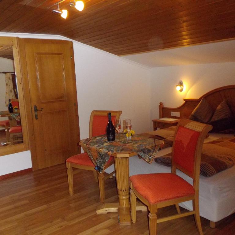 Ferienhaus Hochwimmer - Doppelzimmer mit Balkon - 4
