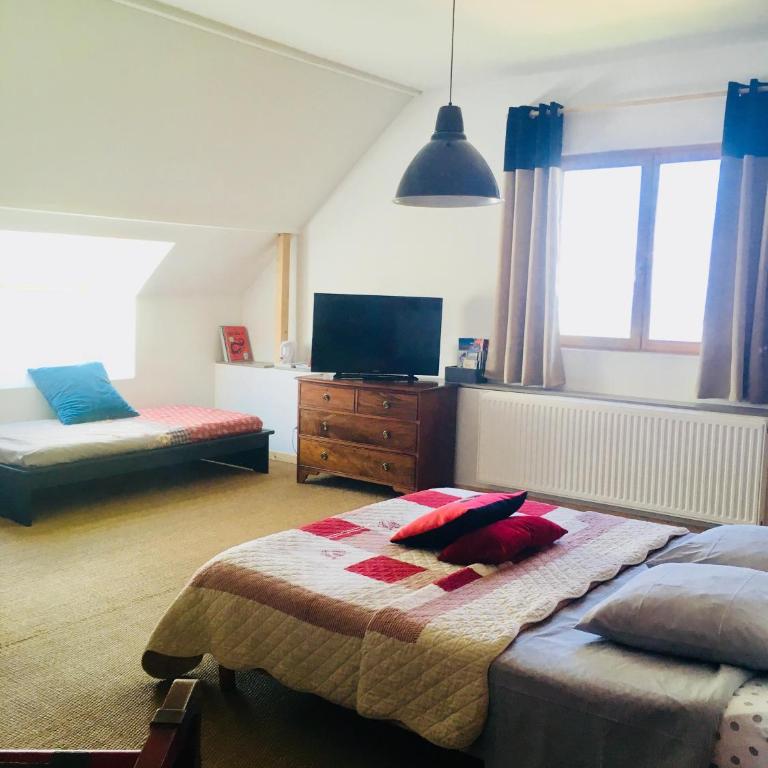 Ferme de la Cochette - Chambre Lit King-Size - Vue sur Montagne - 3