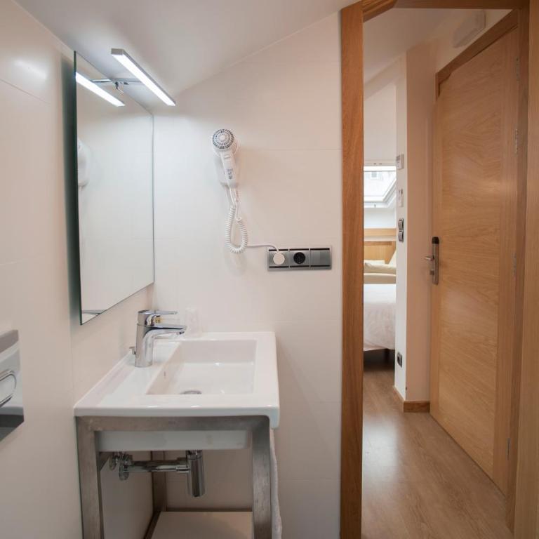 Pensión O Códice by Moradas Nieto - Habitación Individual - Ático - 10