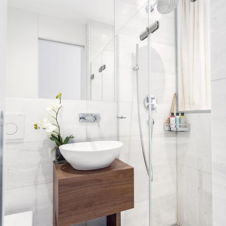 VISIONAPARTMENTS St Sulpice - self check-in - Senior Studio mit Küchenzeile - 4