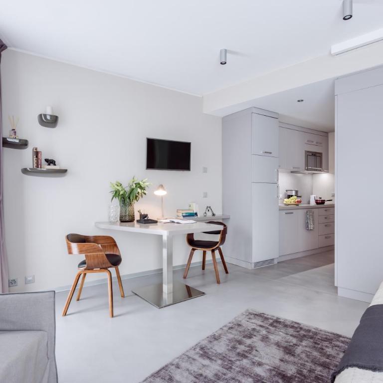 VISIONAPARTMENTS St Sulpice - self check-in - Senior Studio mit Küchenzeile - 3