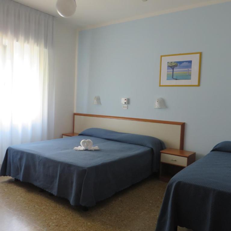 Hotel Maxim - Camera Tripla Economy - 1