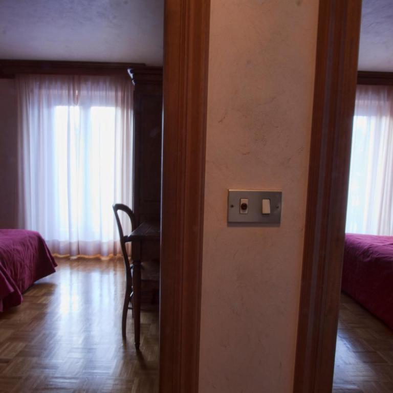 Hotel Panoramique - 2 Camere Adiacenti Matrimoniali/Doppie con Letti Singoli - 10