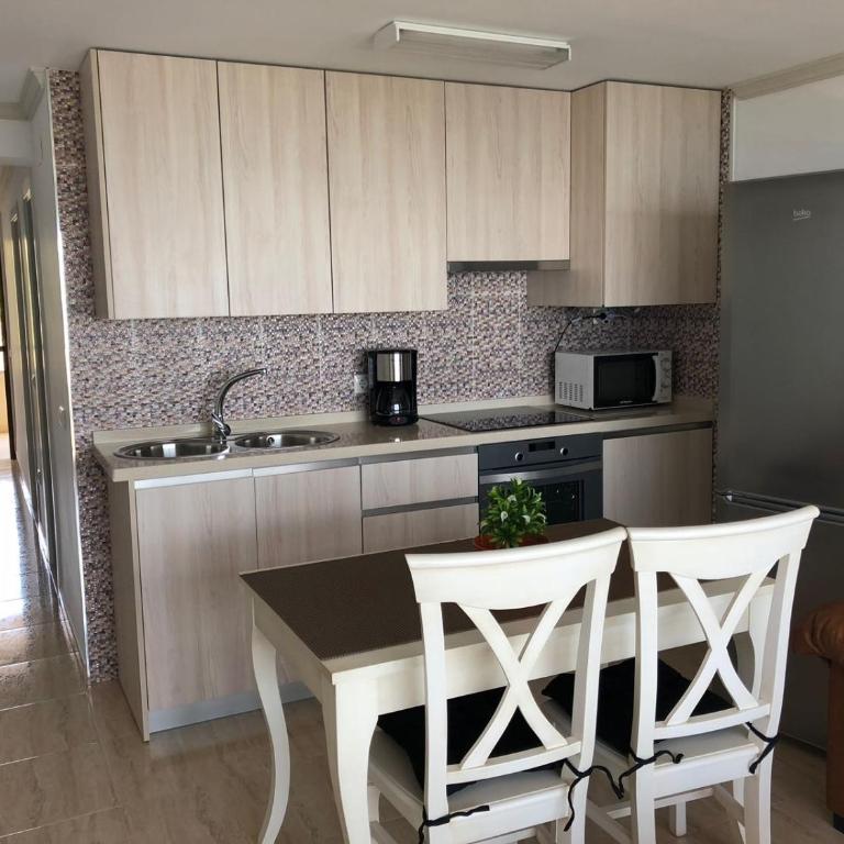APARTAMENTO 4-2, EDIFICIO EDEN ROC I - Apartamento - 36