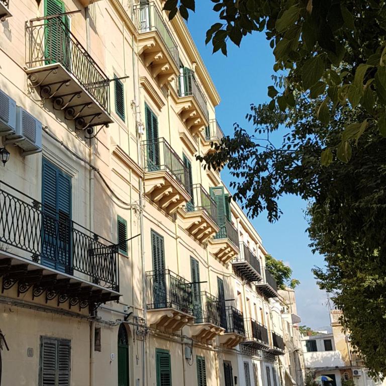 Casa Vacanze Villa D'Orleans - Apartment - 2