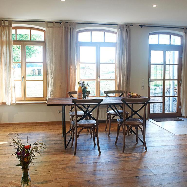 Allgäu Ferienhof Schönberger - Nachhaltige Design Wohnungen bis 6 Personen, Indoor- & Outdoorspielplatz, Lagerfeuer, Brötchenservice - Apartment - Ground Floor - 1