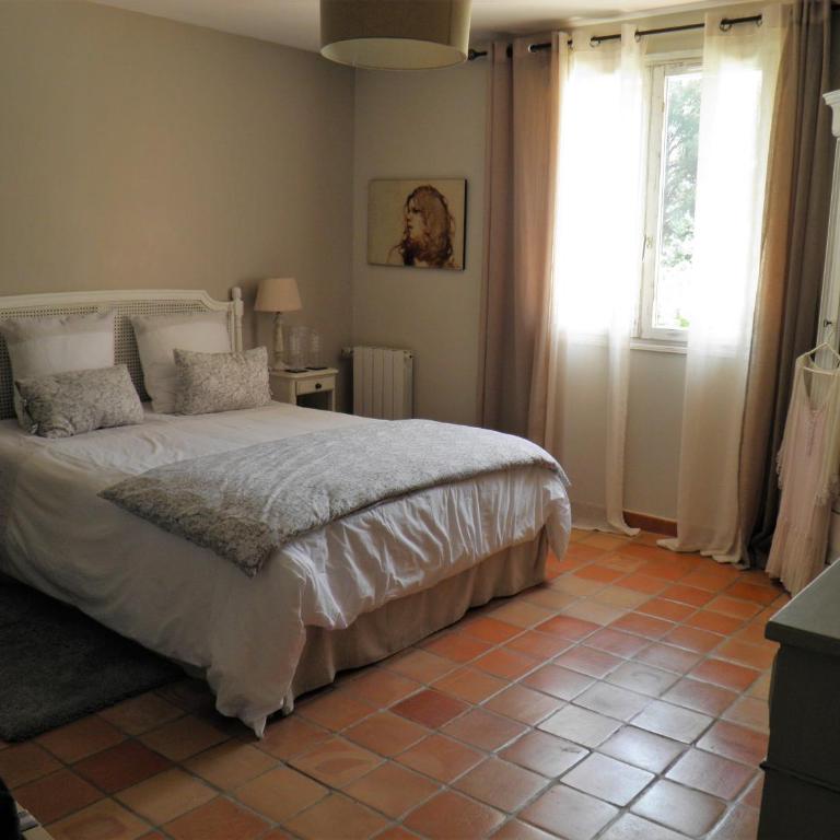 La Bastide du Bouchou - Chambre Double - Vue sur Piscine - 2