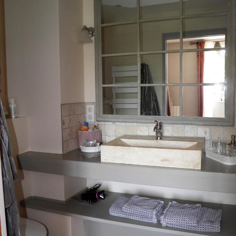La Bastide du Bouchou - Chambre Double - Vue sur Piscine - 3