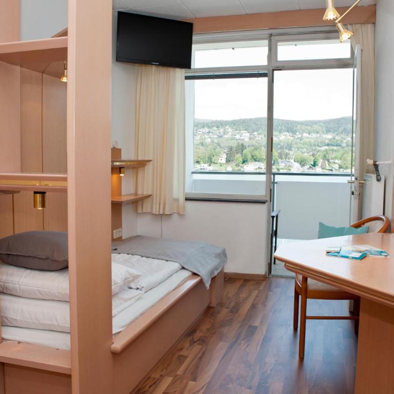 Tennis & Yacht Hotel Velden - Einzelzimmer mit Balkon - 2