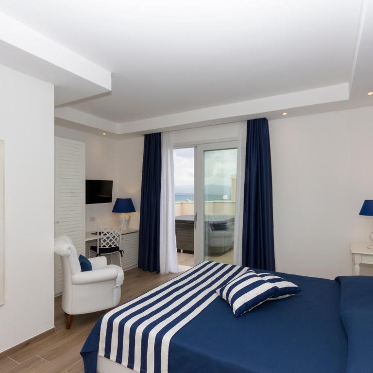 Hotel Nautilus - Camera Matrimoniale Deluxe con Vista Mare e Vasca Idromassaggio - 4