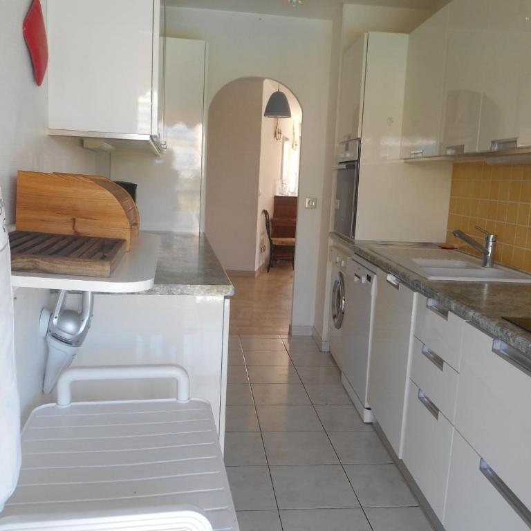 Appartement Le France - Vacances Côte d'Azur - Appartement - Vue sur Piscine - 12