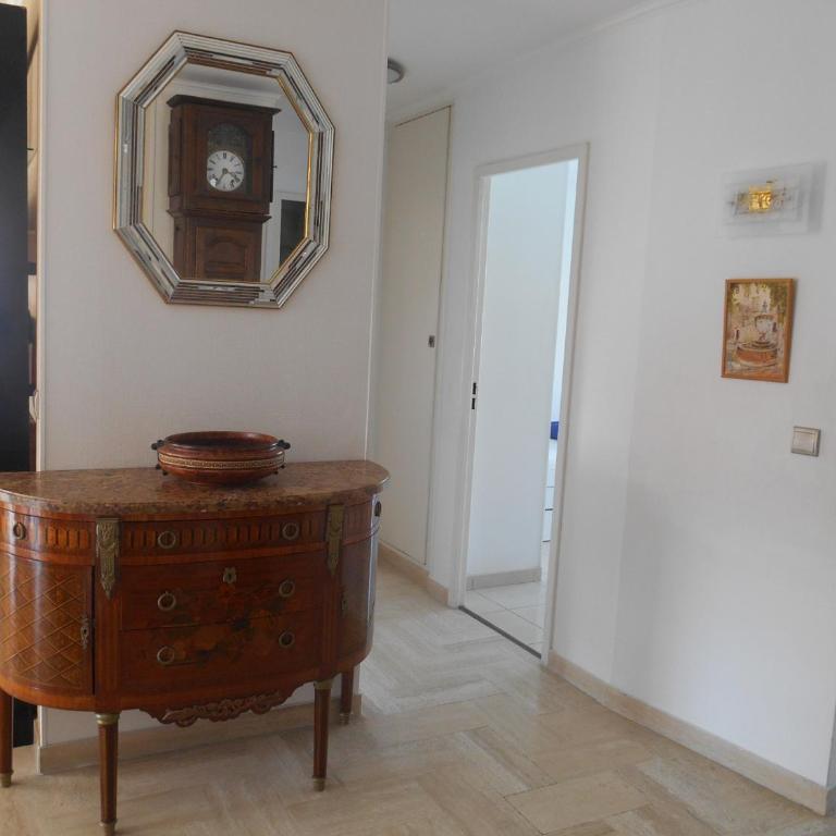 Appartement Le France - Vacances Côte d'Azur - Appartement - Vue sur Piscine - 10