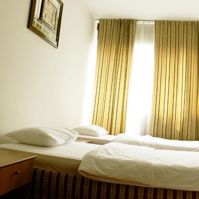 Hotel Grand - Porodična Soba - 3