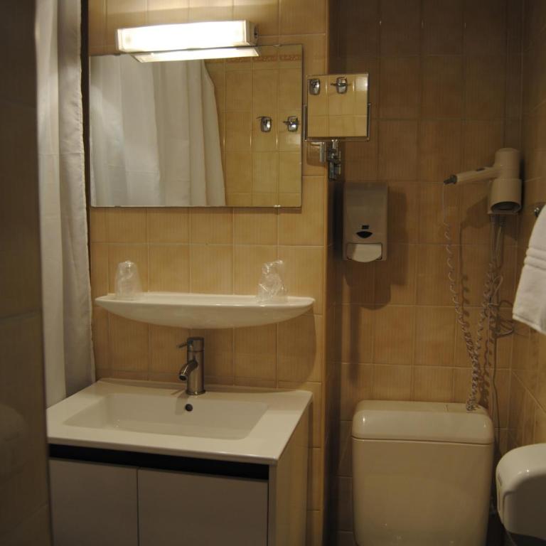 Hôtel Acropolis - Lourdes - Habitación Doble Estándar - 1 o 2 camas - 2