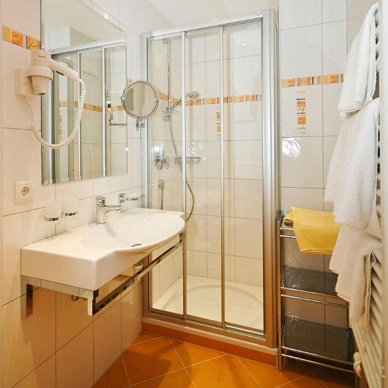 Appart & Hotel Garni Villa Knauer - Apartment mit 2 Schlafzimmern und Balkon - 7