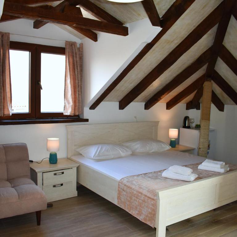 Villa Dulcinea - Dvokrevetna Soba sa Bračnim Krevetom sa Balkonom i Pogledom na More - 3