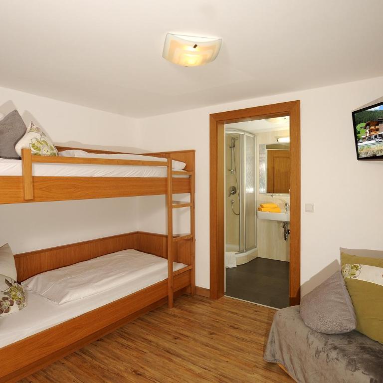 Hotel Burgschrofn - Familienzimmer - 1