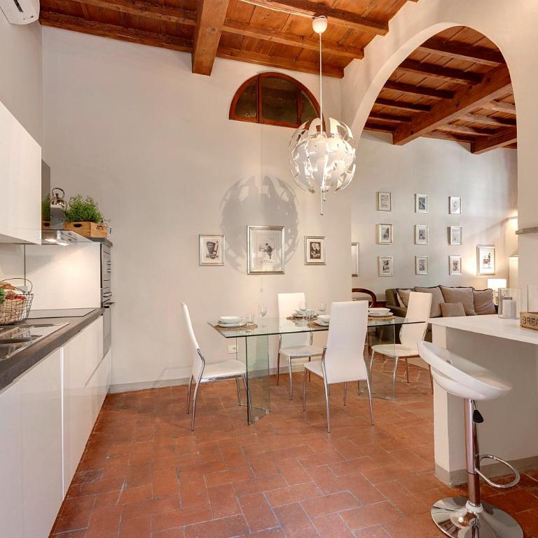 Courtyard Suite - Apartment - 12