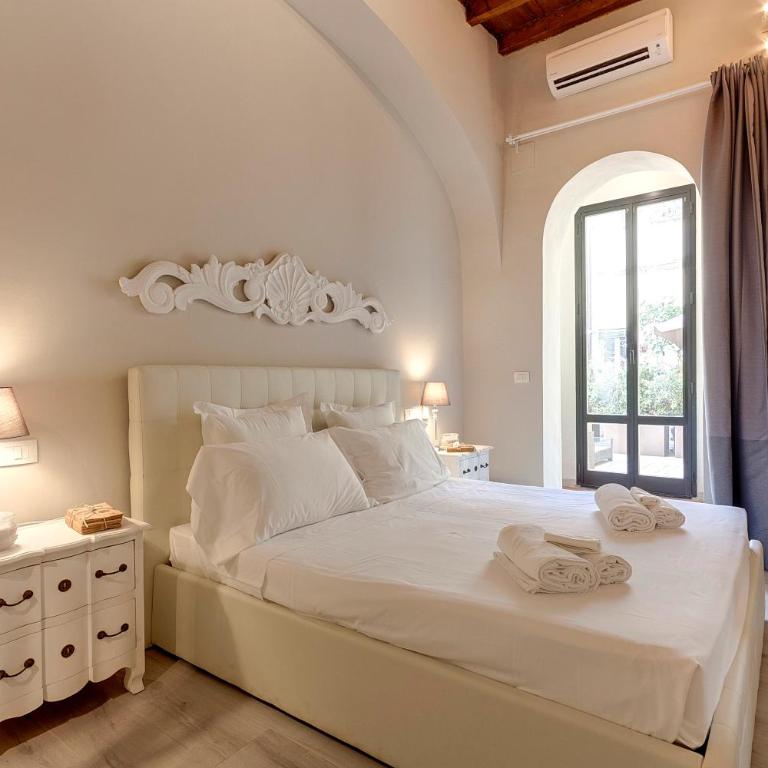 Courtyard Suite - Apartment - 19