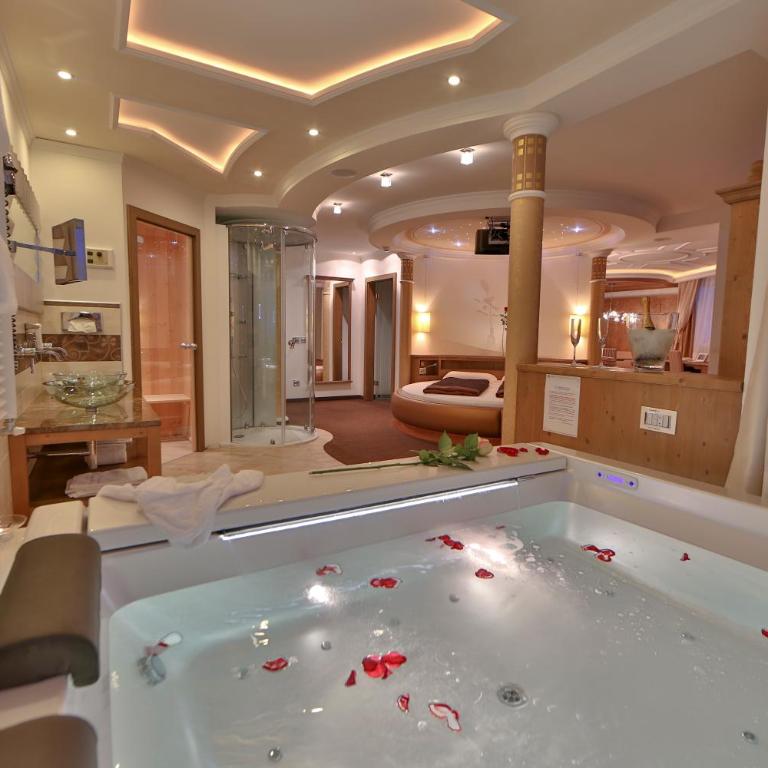 Dolce Avita Hotel Spa & Resort - Suite Queen con Vasca Idromassaggio - 1