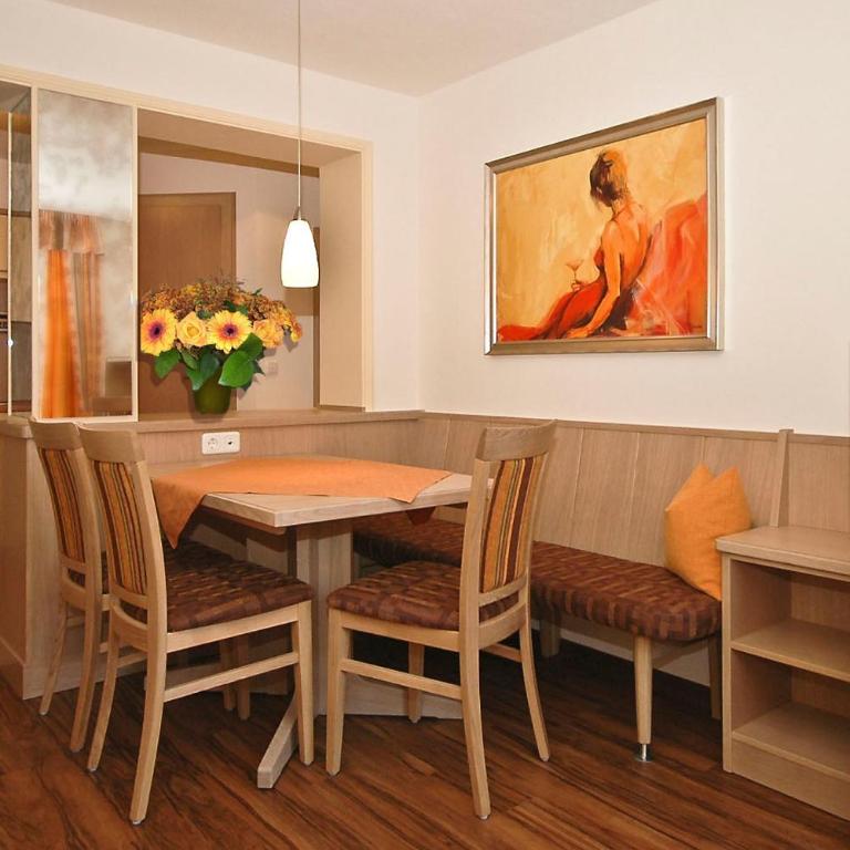 Appart & Hotel Garni Villa Knauer - Apartment mit 2 Schlafzimmern und Balkon - 4