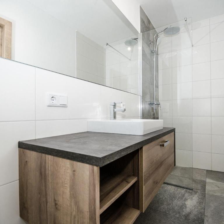 Alpine Apartments by Schnöll - Penthouse-Apartment mit Terrasse - 14
