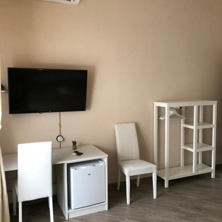 Elena Rooms - Double Room with Private Bathroom - 3