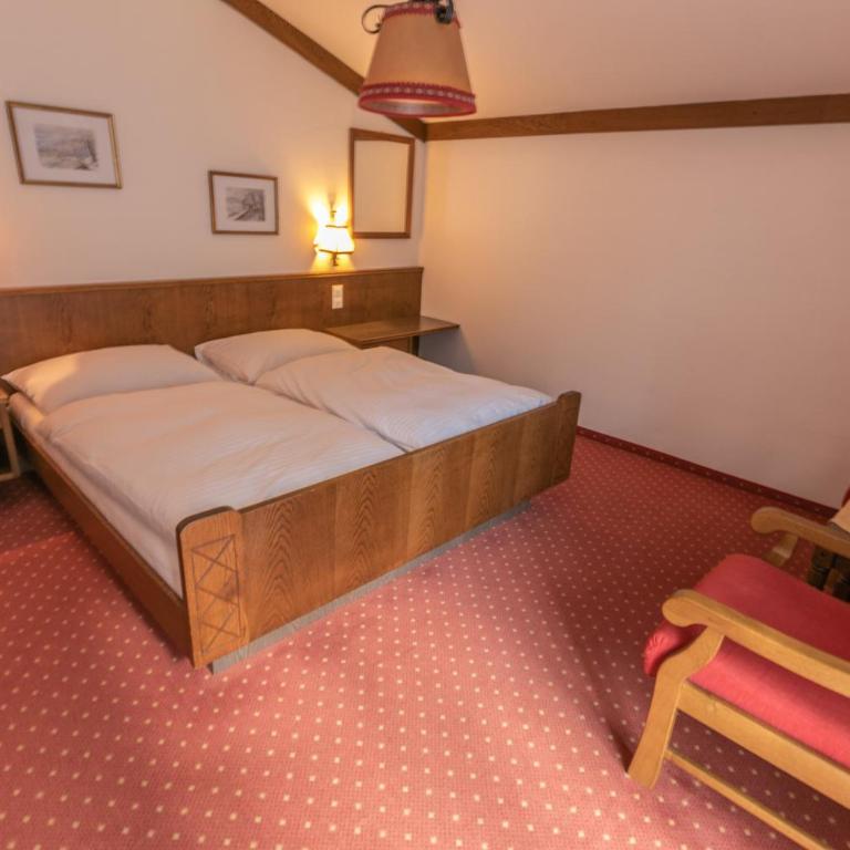 Pension Bergfried - Doppelzimmer mit Balkon - 4
