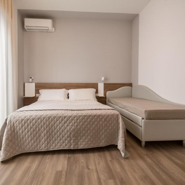 Riccione Beach Hotel Design - Brunch Experience - Triple Room with Balcony - 14