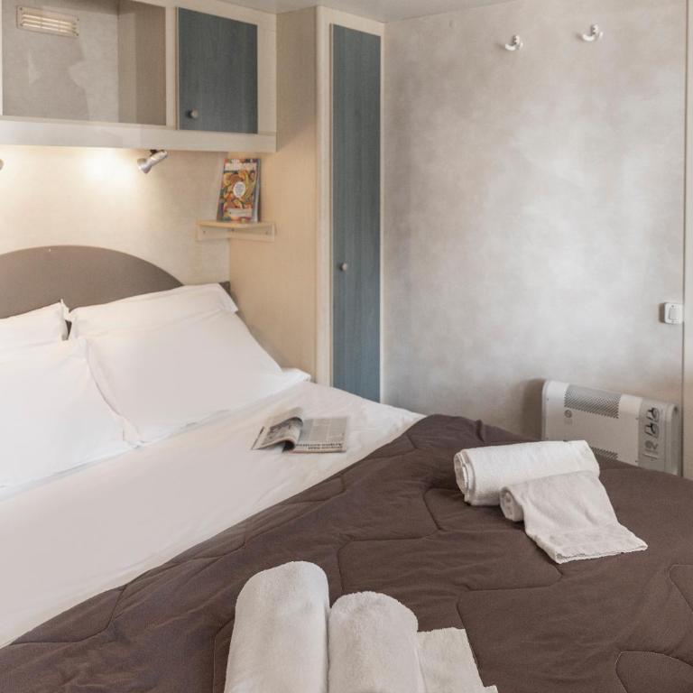 hu Firenze Camping in Town - Chalet - 3