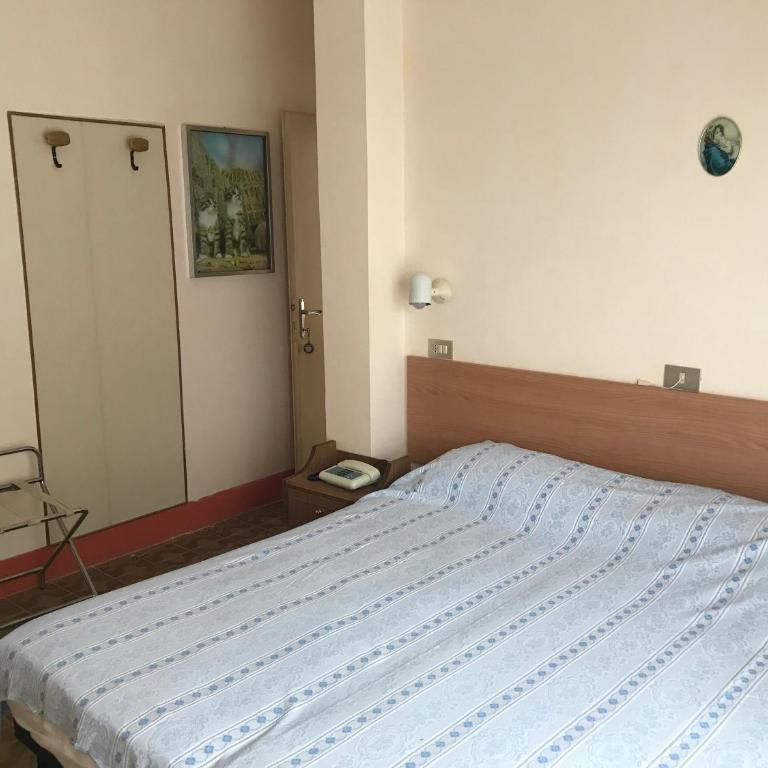 Albergo Villa Dionori - Camera Matrimoniale/Doppia con Letti Singoli - 1
