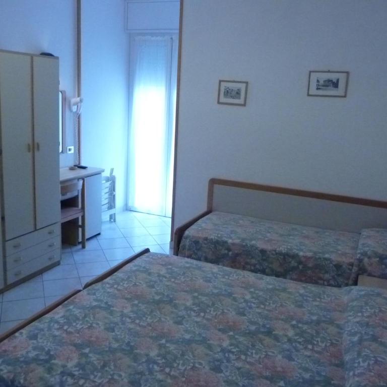 Hotel Desiree - Camera Matrimoniale Standard - 6