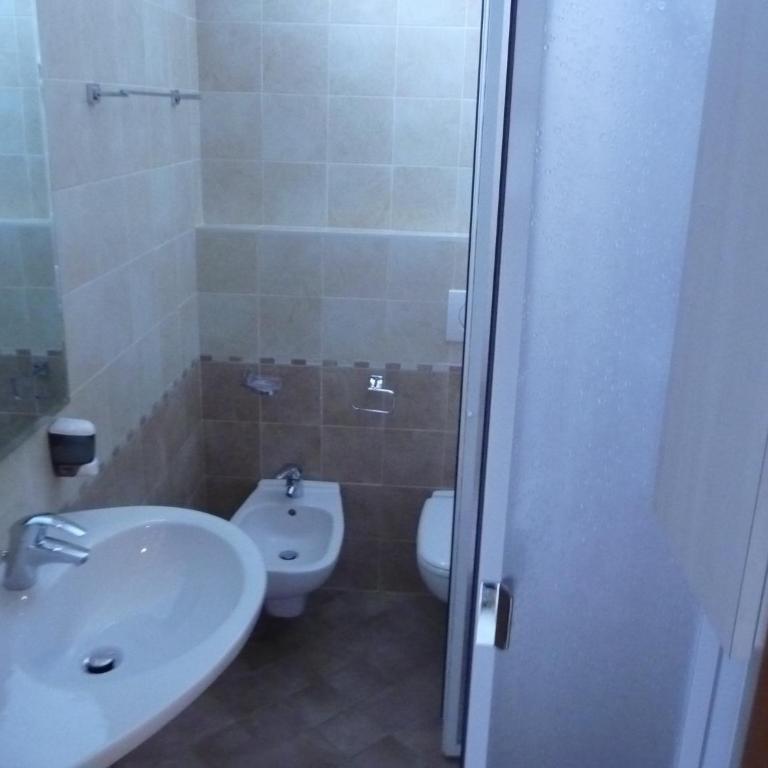 Hotel Desiree - Camera Tripla Standard - 2