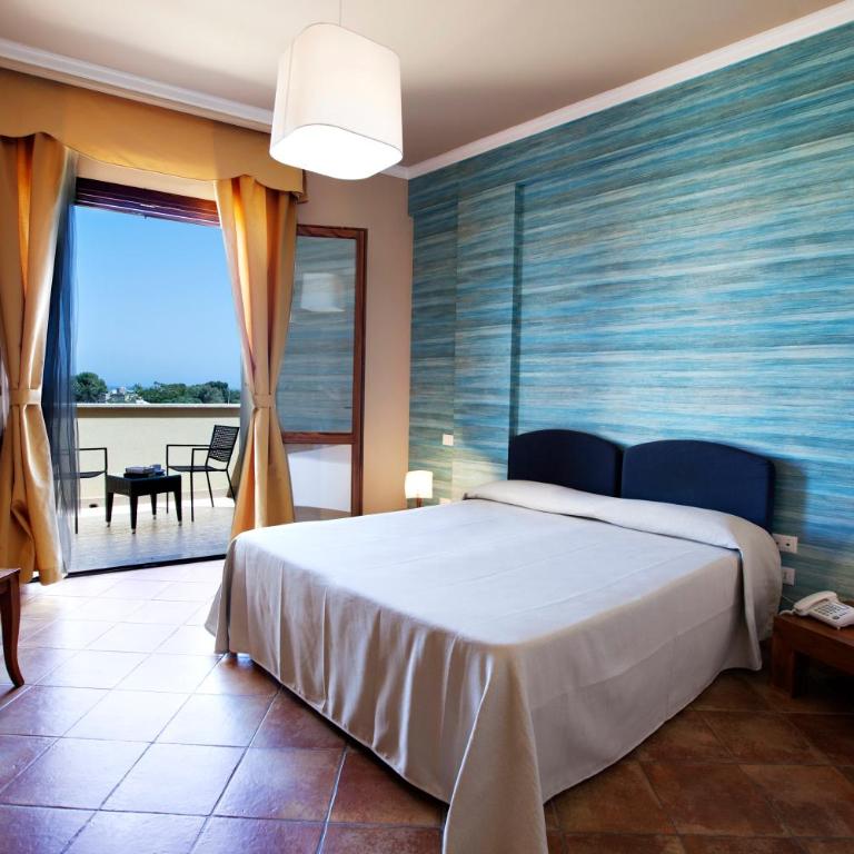 FAVIGNANA HOTEL Concept Holiday - Camera Matrimoniale con Balcone e Vista Mare - 4