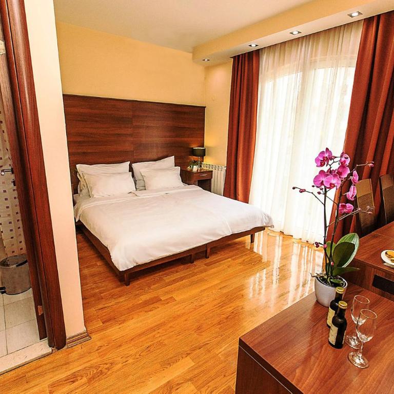 Hotel M - Double or Twin Room - 2