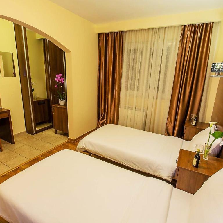 Hotel M - Double or Twin Room - 1