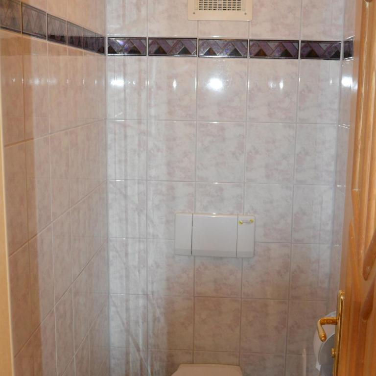 Ski In-Ski Out - Gästehäuser Saalbach-Hinterglemm - Wallegghof Christianhof - Familienzimmer mit Dusche - 6